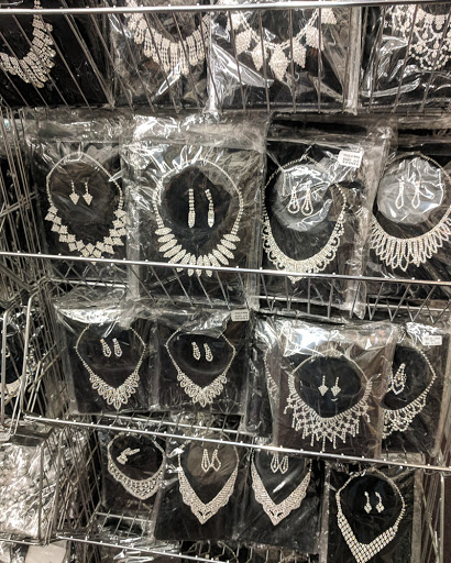 Party Store «CB Flowers & Crafts», reviews and photos, 2218 Maple Ave, Los Angeles, CA 90011, USA