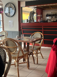 Atmosphère du Restaurant Bar de l'Hotel de Ville à Bretignolles-sur-Mer - n°13
