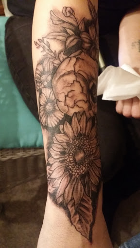 Tattoo Shop «Axonic Inkworks Custom Tattoo Studio», reviews and photos, 79 Duke St, Northumberland, PA 17857, USA