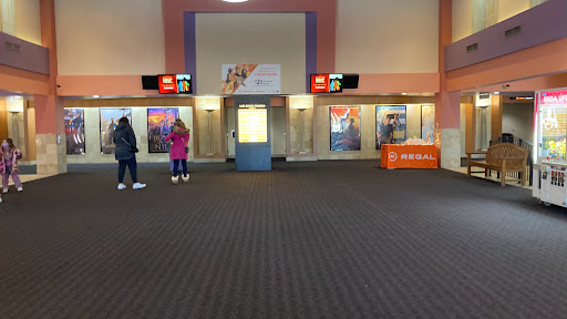 Movie Theater «Regal Cinemas Lake Zurich 12», reviews and photos, 755 S Rand Rd, Lake Zurich, IL 60047, USA