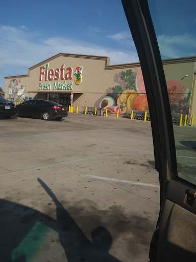 Supermarket «Tienda Fiesta Mart», reviews and photos, 210 E Davis St, Conroe, TX 77301, USA
