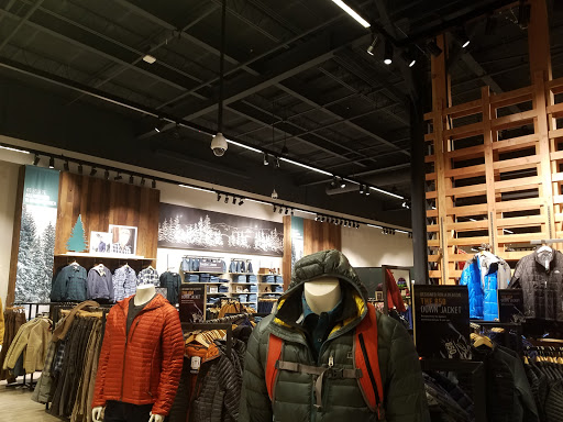 Clothing Store «L.L. Bean», reviews and photos, 200 Hillside Rd, Cranston, RI 02920, USA