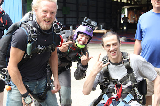 Skydiving Center «Cleveland Skydiving Center», reviews and photos, 15199 Grove Rd, Garrettsville, OH 44231, USA