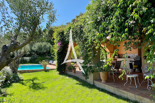 Agence immobilière AMANDINE LAPRESLE REAL ESTATE Saint-Tropez