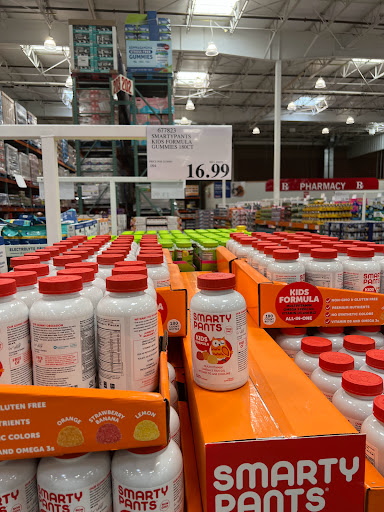 Shopping Mall «Argyle Square Shopping Center», reviews and photos, 8315 SW Jack Burns Blvd, Wilsonville, OR 97070, USA