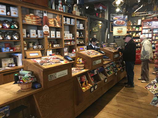 American Restaurant «Cracker Barrel Old Country Store», reviews and photos, 5580 Windward Pkwy, Alpharetta, GA 30004, USA
