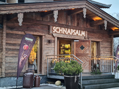 Aggstein Edelbrände Geschäft in St. Johann in Tirol mit Schaubrennerei