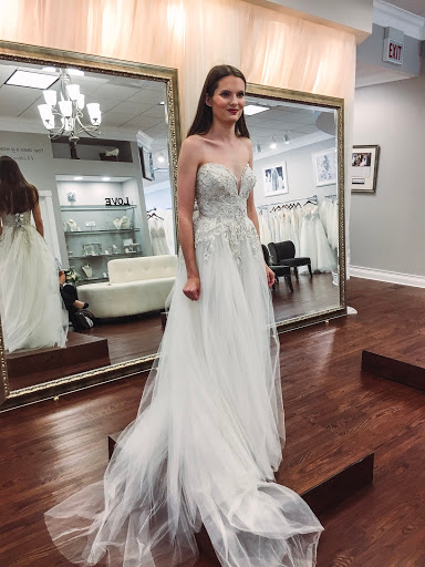 Bridal Shop «Bella Bianca Bridal», reviews and photos, 17W527 E Roosevelt Rd, Oakbrook Terrace, IL 60181, USA