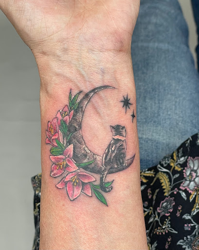 Explore finger tattoo ideas female, creative tattoo ideas in Amsterdam, available at Spoken Hand Tattoo