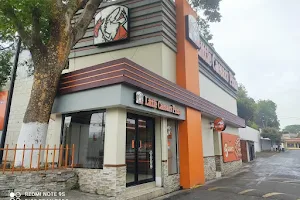 Little Caesars Pizza image