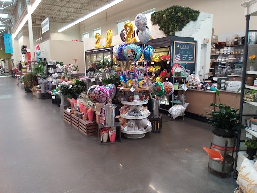 Grocery Store «Hy-Vee», reviews and photos, 1500 Central Park Commons Dr, Eagan, MN 55121, USA