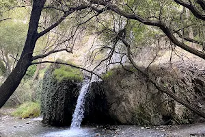 Salto de agua Canal de Fuga image