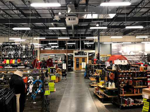 Camping Store «REI», reviews and photos, 6281 W 135th St, Overland Park, KS 66223, USA