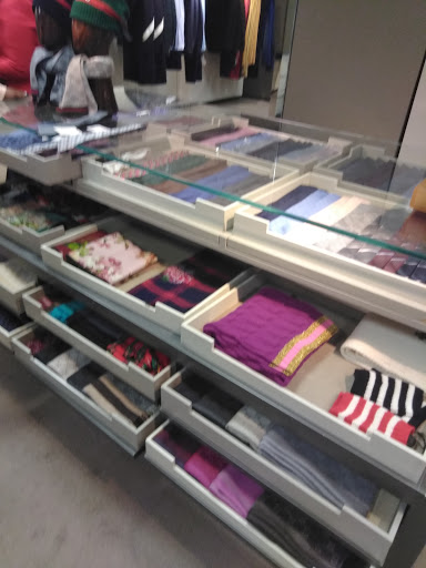 Boutique «Gucci Outlet», reviews and photos, 50 Hartz Way, Secaucus, NJ 07094, USA
