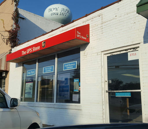 The UPS Store, 2711 Buford Rd, Bon Air, VA 23235, USA, 