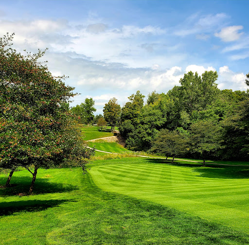 Public Golf Course «St Denis Golf Club & Party Center», reviews and photos, 10660 Chardon Rd, Chardon, OH 44024, USA