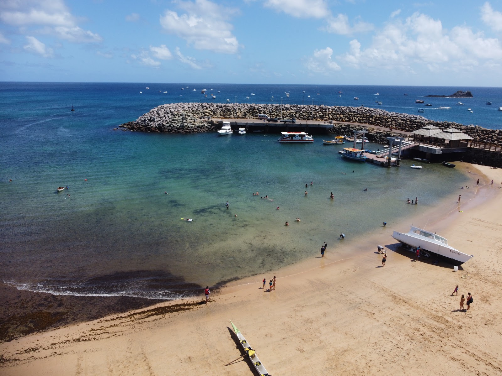 Praia do Porto de Santo Antonio Noronha的照片 部分重新排序区域