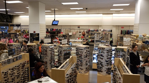 Department Store «Nordstrom Rack The Shops at State and Washington», reviews and photos, 24 N State St, Chicago, IL 60602, USA