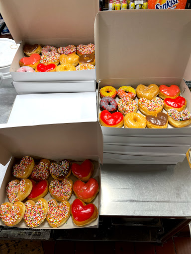 Donut Shop «USA Donuts & Croissants», reviews and photos, 13316 Burbank Blvd, Sherman Oaks, CA 91401, USA