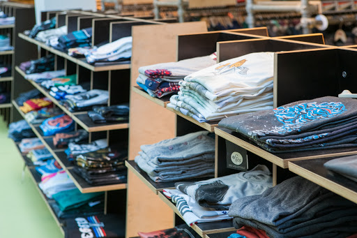 Titus Outlet Düsseldorf - Skateshop und Streetwear