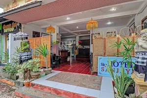 Capital O 91851 Hotel Sanjaya image