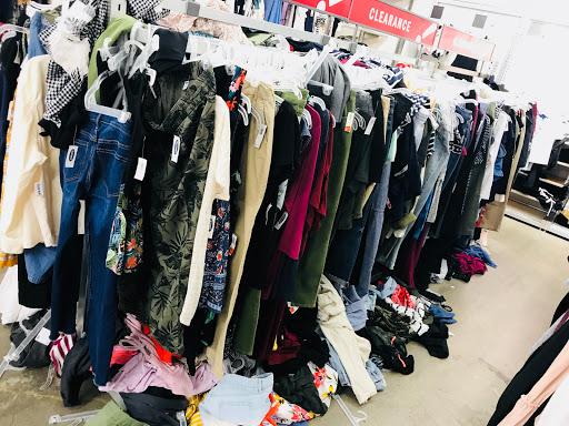 Clothing Store «Old Navy», reviews and photos, 13915 20th Ave, College Point, NY 11356, USA