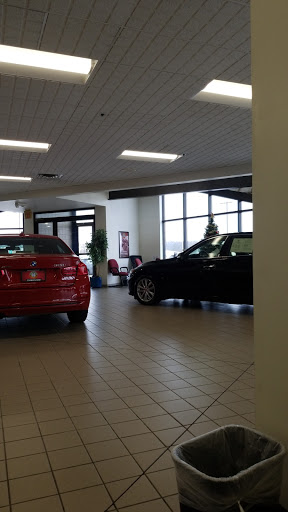 Used Car Dealer «Cornerstone Plymouth», reviews and photos, 3901 Vinewood Ln N, Plymouth, MN 55441, USA