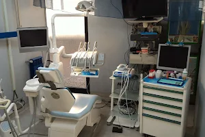 Dentista Brugherio Dr. Dan Even IMPLANTOLOGIA, Chirurgia,Protesi .. image