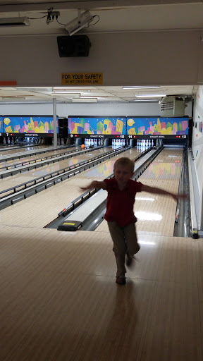 Bowling Alley «Chalet Bowl & 26th Street Cafe», reviews and photos, 3806 N 26th St, Tacoma, WA 98407, USA