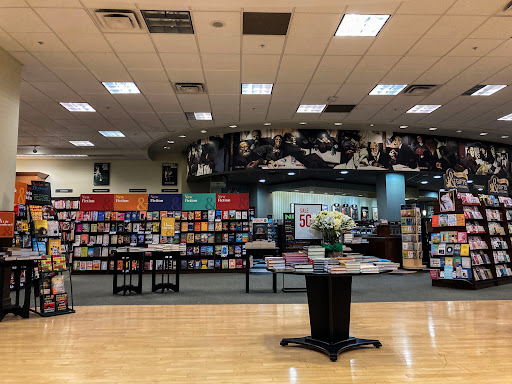 Book Store «Barnes & Noble», reviews and photos, 1317 Lloyd Center, Portland, OR 97232, USA