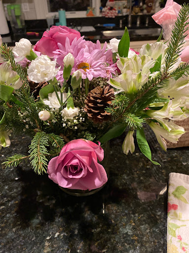 Florist «Flower Basket», reviews and photos, 302 N Lake St, Aurora, IL 60506, USA