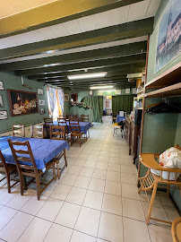 Atmosphère du Restaurant français Chez Mémère Harlé à Wirwignes - n°5