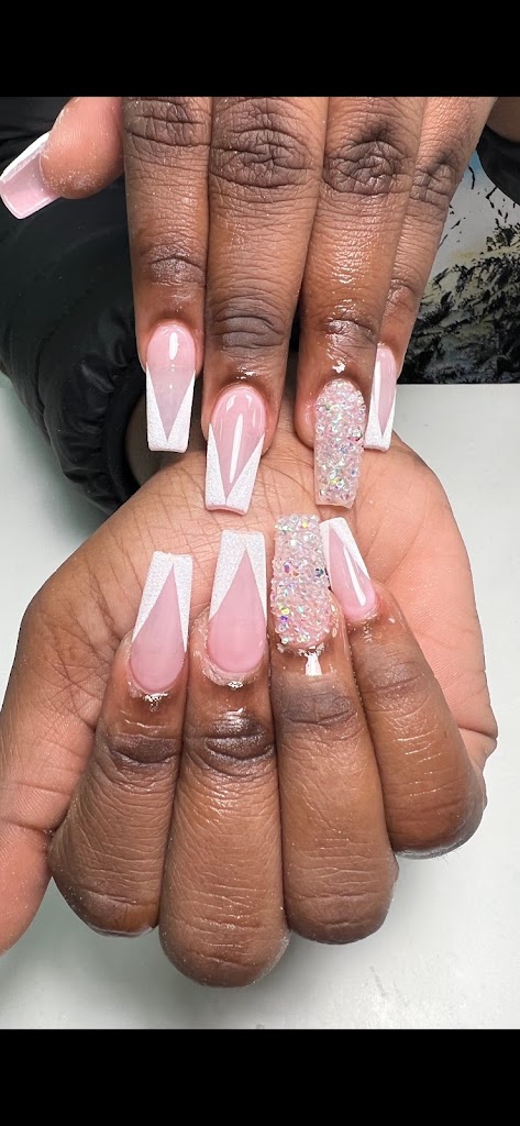 LAN’s NAIL BAR & SPA 19713