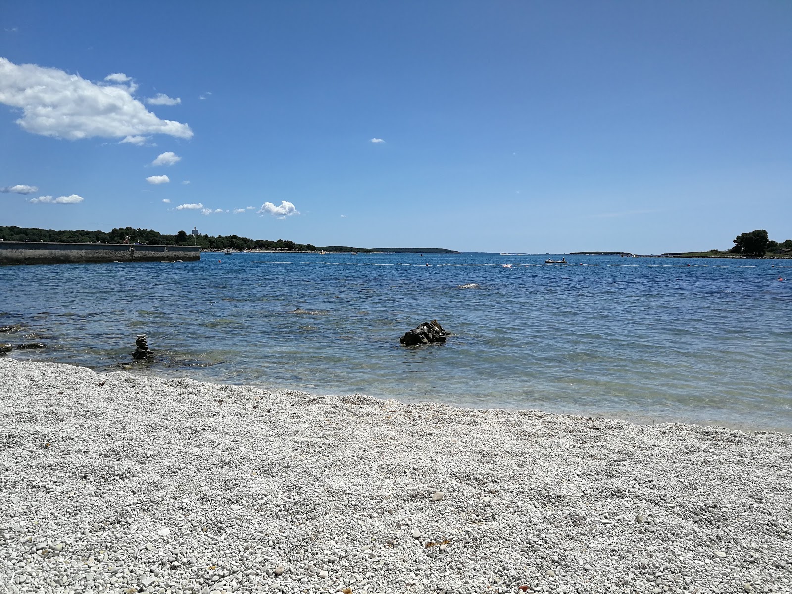 Photo of Villas Rubin with turquoise pure water surface