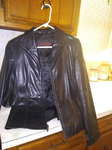 Thrift Store «Cvans Cool Used Stuff», reviews and photos