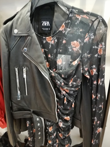 Stores to buy womens leather jackets Bucharest