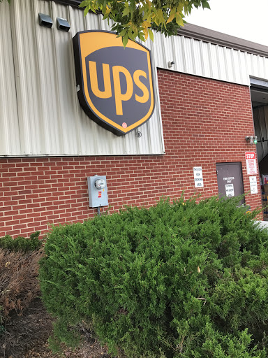 Shipping and Mailing Service «UPS Customer Center», reviews and photos, 911 Emory Cir, Colorado Springs, CO 80915, USA