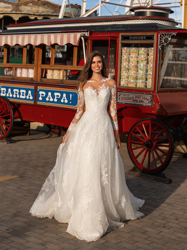 Tulle Bridal: Vestidos de Novia y Fiesta