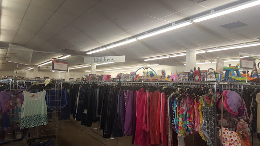 Thrift Store «The Salvation Army Family Store & Donation Center», reviews and photos, 26065 Greenfield Rd, Southfield, MI 48076, USA