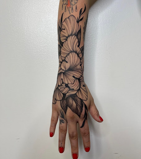 Explore black queen tattoo ideas, creative tattoo ideas in Atlanta, available at Arte Tattoo