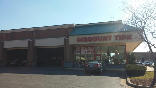 Tire Shop «Discount Tire Store - Raleigh, NC», reviews and photos, 444 E Six Forks Rd, Raleigh, NC 27609, USA