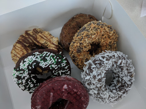 Donut Shop «County Donuts», reviews and photos, 1218 S Roselle Rd, Schaumburg, IL 60193, USA