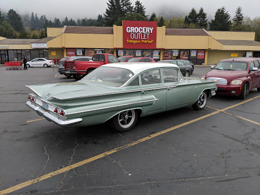 Grocery Store «Grocery Outlet Bargain Market», reviews and photos, 16261 US-101 #17, Brookings, OR 97415, USA