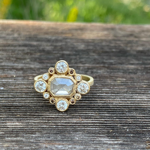 Jewelry Store «Robert Goodman Jewelers», reviews and photos, 106 N Main St, Zionsville, IN 46077, USA