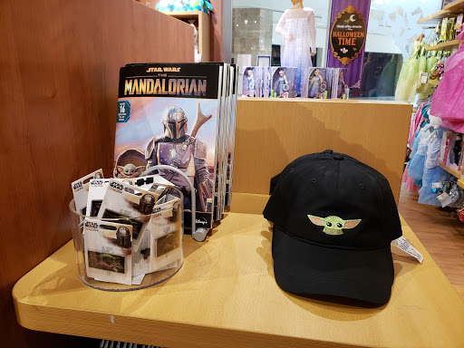 Toy Store «Disney Store», reviews and photos, 350 W Hillcrest Dr, Thousand Oaks, CA 91360, USA