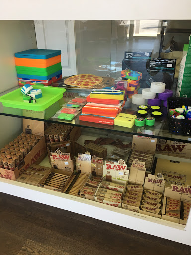 Tobacco Shop «Natural State Glass Gallery & Smoke Shop», reviews and photos, 740 S Salem Rd #102, Conway, AR 72034, USA