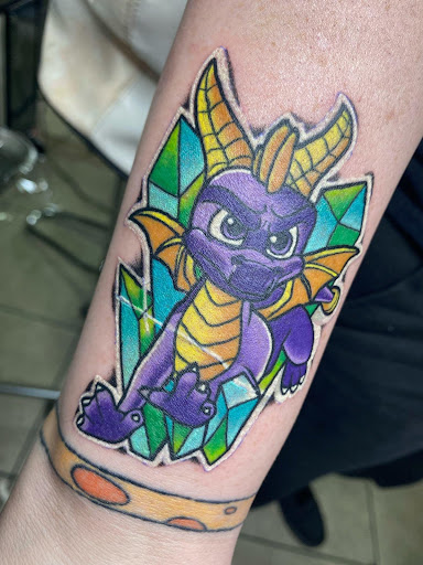 Tattoo Shop «Body Expressions Tattoo Studio», reviews and photos, 406 E Kingsbury St, Seguin, TX 78155, USA