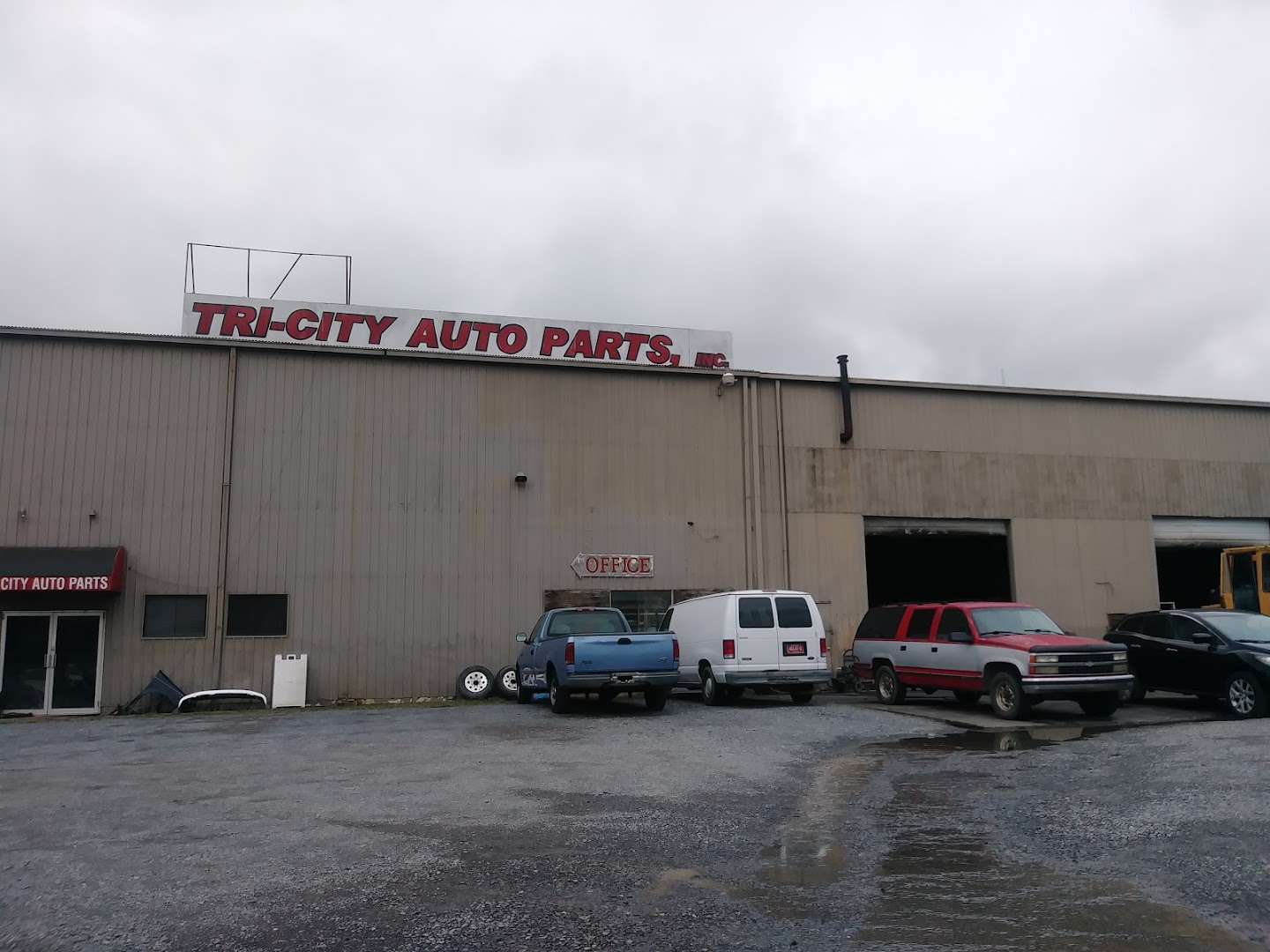 Auto parts store In Bluff City TN 