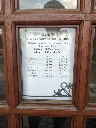 Book Store «Barnes & Noble Booksellers», reviews and photos, 1739 Olentangy River Rd, Columbus, OH 43212, USA