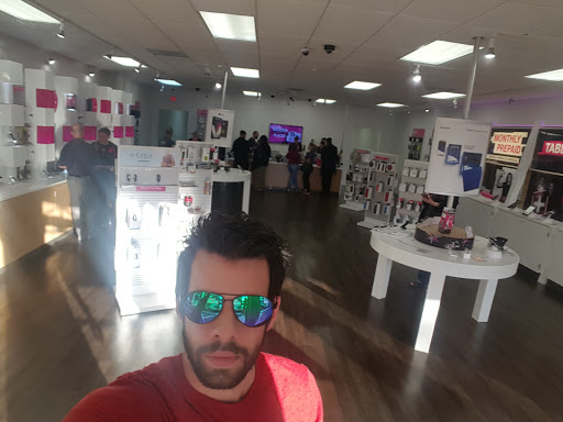 Cell Phone Store «T-Mobile», reviews and photos, 13714 SW 152nd St, Miami, FL 33177, USA